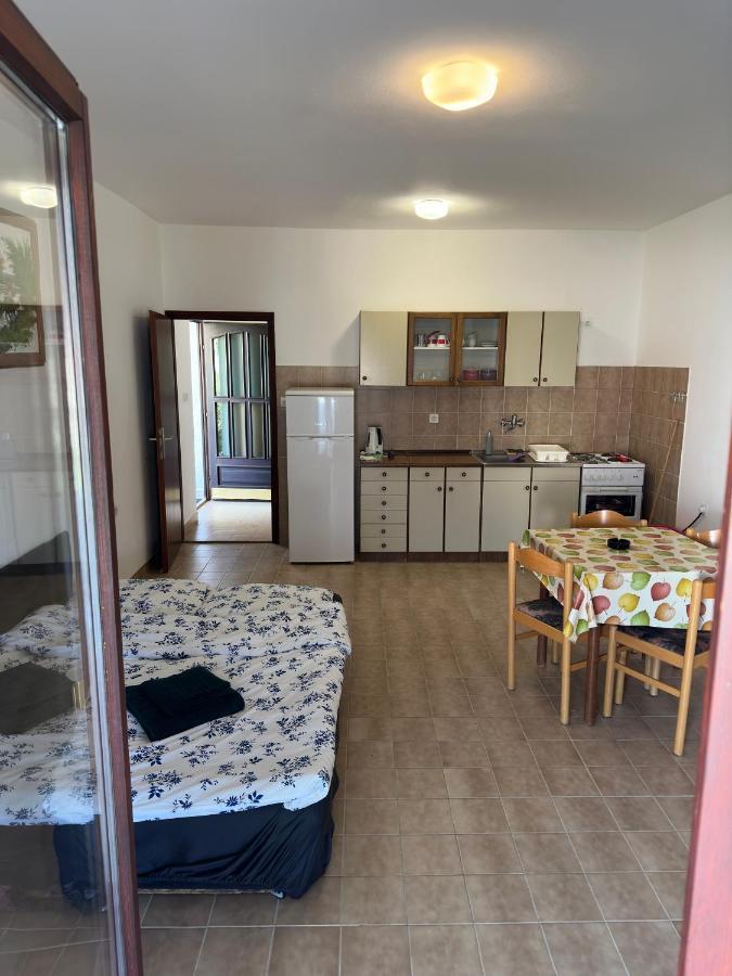 Apartmani Marko Novalja Exterior photo