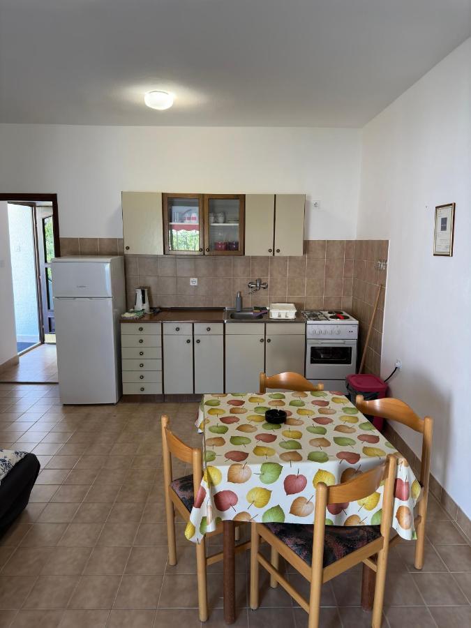 Apartmani Marko Novalja Exterior photo