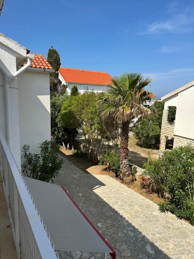 Apartmani Marko Novalja Exterior photo