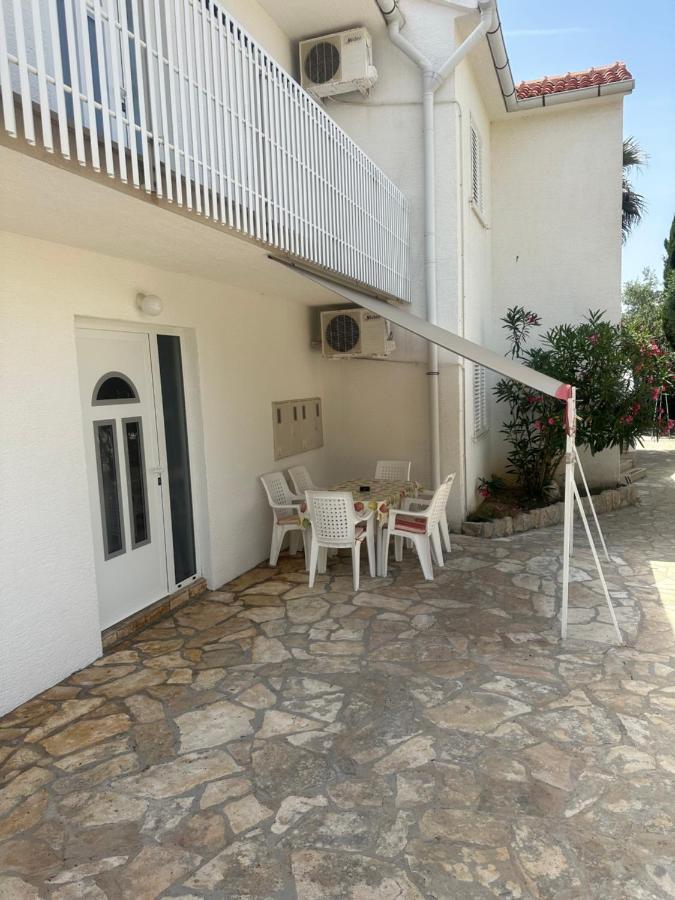 Apartmani Marko Novalja Exterior photo